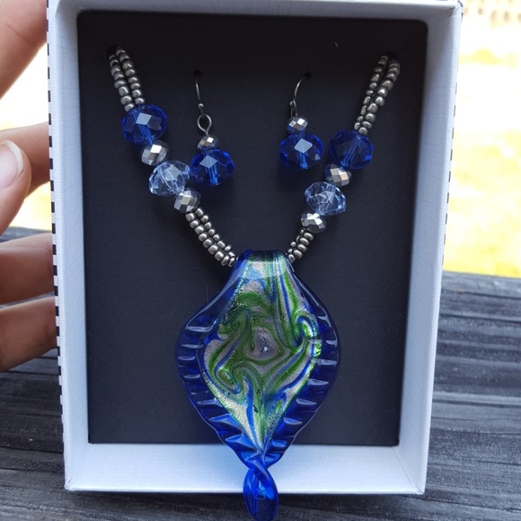 Costume Jewellery Set - Picture 2 of 3